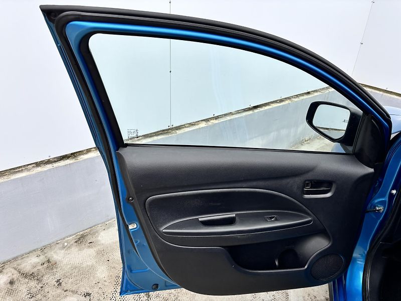 Mitsubishi Space Star (2016) 1.0i 52kW - fotka 16 z 25