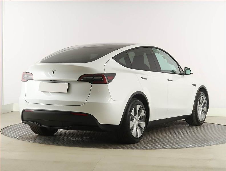 Tesla Model Y (2023) RWD LFP 60kWh, SoH 93% - fotka 5 z 31