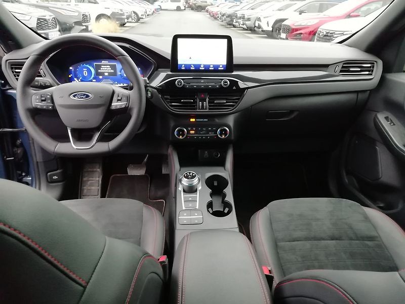 Ford Kuga Plug-In Hybrid ST-Line X - fotka 7 z 20