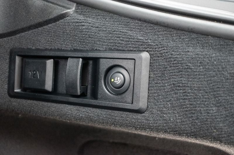 BMW Řada 4 420d xD ///M*TAŽNÉ*ZÁRUKA*ČR 1 - fotka 49 z 52