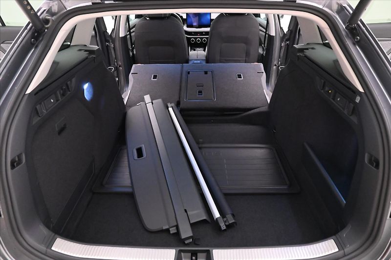 Škoda Superb 1,5 TSI 110kW DSG Selection Zá - fotka 11 z 33