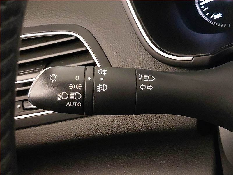 Renault Mégane (2019) Limited 1.3 TCe, Serv.kniha - fotka 19 z 21