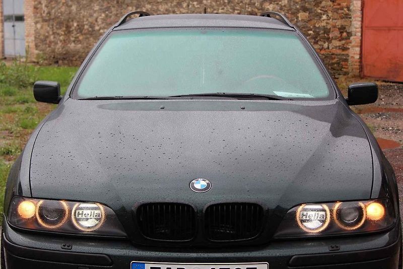 Z podzimního autosrazu v areálu Pivovaru Holanďan v Hlízově.