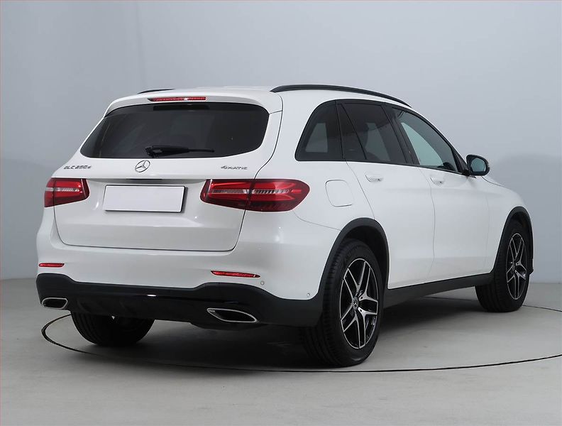Mercedes-Benz GLC (2018) AMG line 250 d 4MATIC - fotka 5 z 24