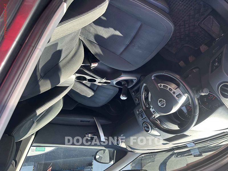 Nissan Qashqai (2011) 1.6i, ČR, autoAC, temp - fotka 3 z 3