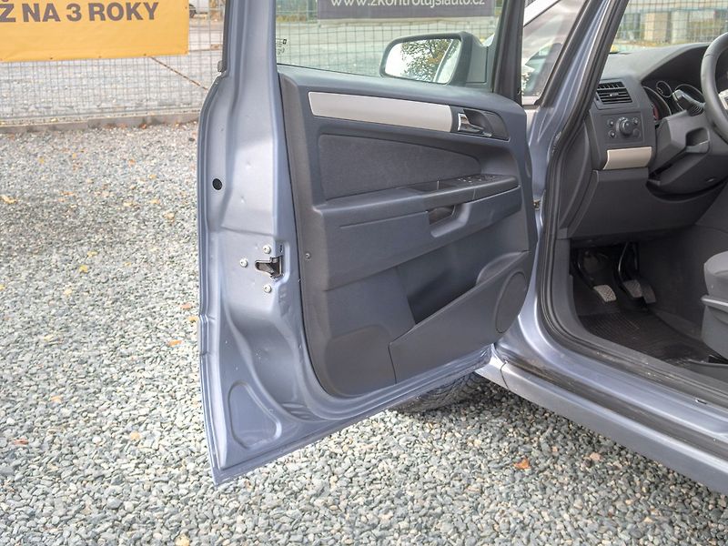 Opel Zafira (2008) 1.9CDTi 88KW SPORT – 7 sedadel - fotka 10 z 48