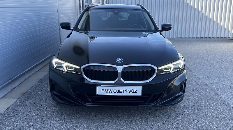 BMW Řada 3 318d Touring - fotka 7 z 9