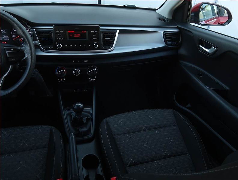 Kia Rio (2019) 1.25 CVVT, Serv.kniha - fotka 8 z 17