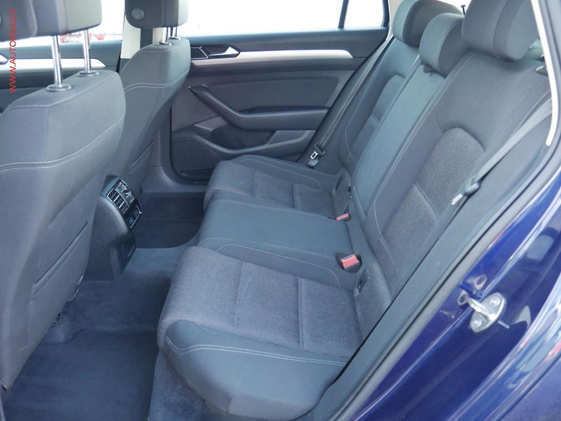 Volkswagen Passat (2018) 2.0TDi, DSG, navi - fotka 10 z 24