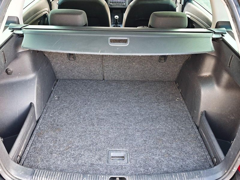 Škoda Fabia (2012) 1,2 TSI 63 KW Ambiente - fotka 8 z 30