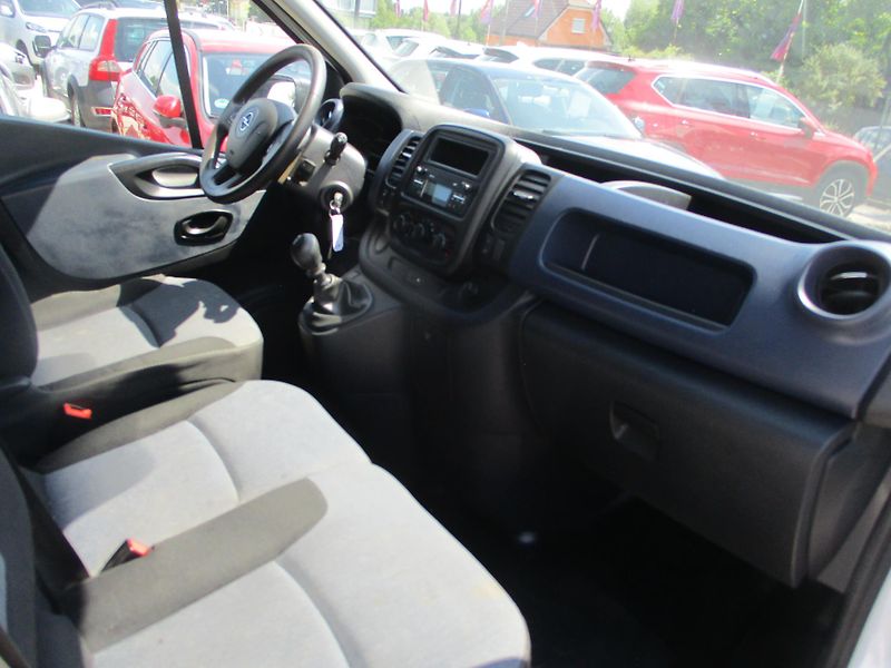 Opel Vivaro (2014) 1,6 CDTi - fotka 5 z 10