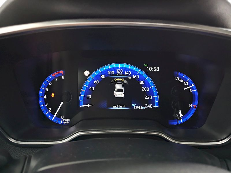 Toyota Corolla (2023) SD 1.5 VVT-i 92kW Comfort TECH - fotka 13 z 28