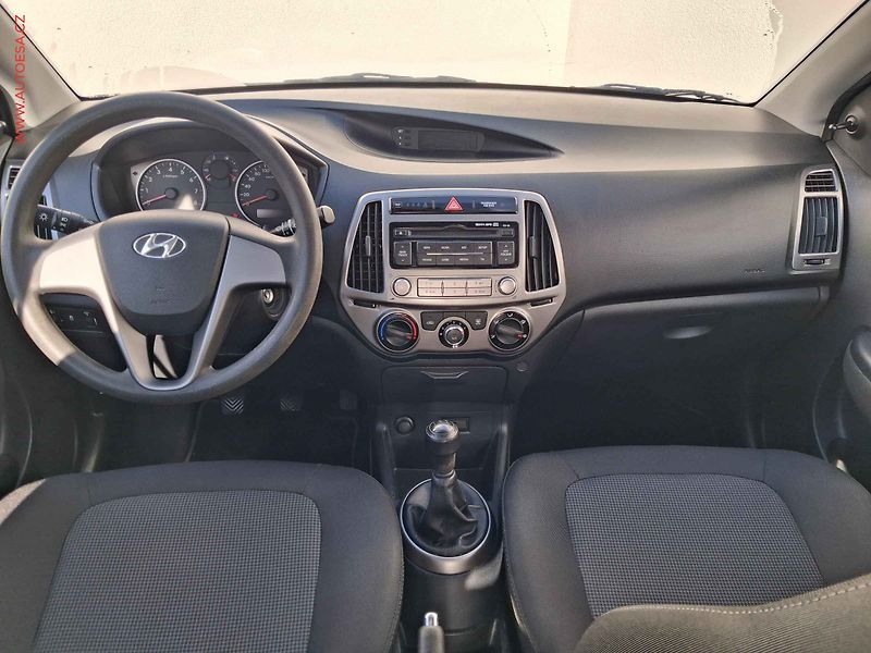 Hyundai i20 (2014) 1.2 i, Fifa WorldCup, AC, - fotka 8 z 15
