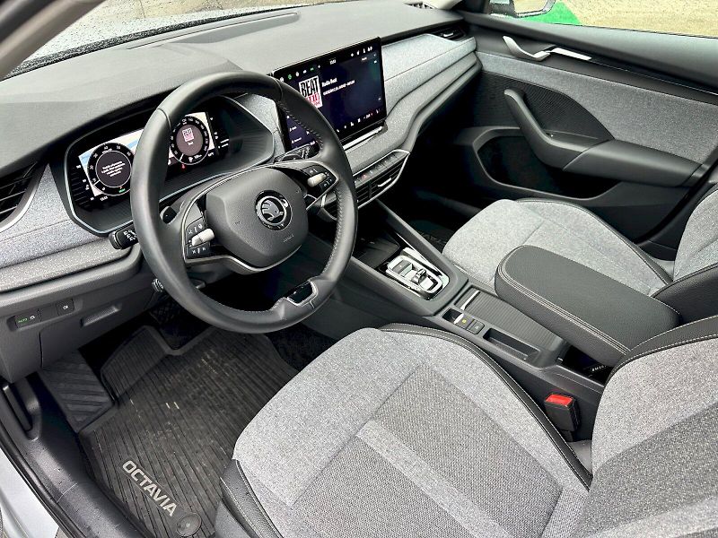 Škoda Octavia (2024) 1.5 TSI 110kW MHEV Top Selecti - fotka 6 z 24