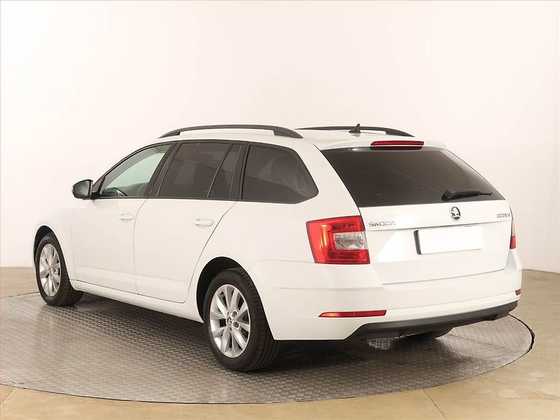Škoda Octavia (2018) 1.6 TDI, Automat, Navi - fotka 4 z 18