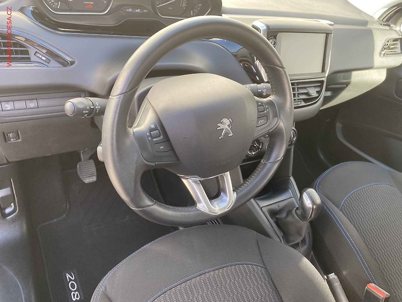 Peugeot 208 (2018) 1.2 PT, Signature - fotka 12 z 16