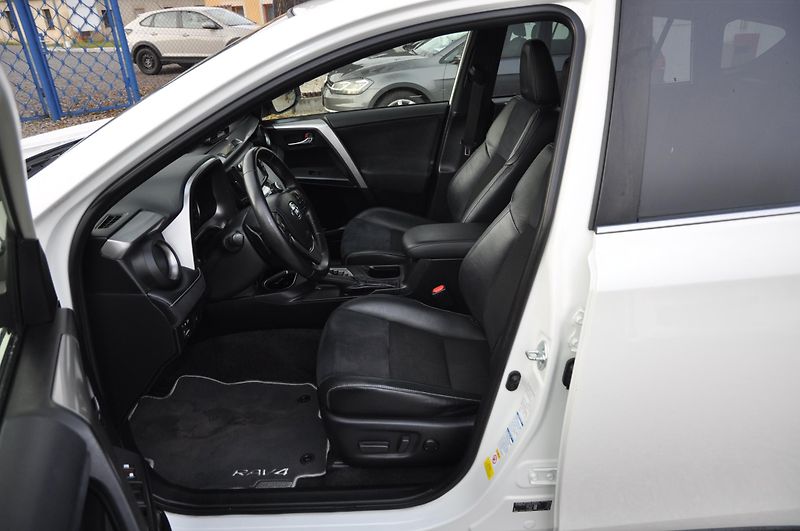 Toyota RAV4 2.0VVTi 112kW 4x4 Automat - fotka 6 z 22