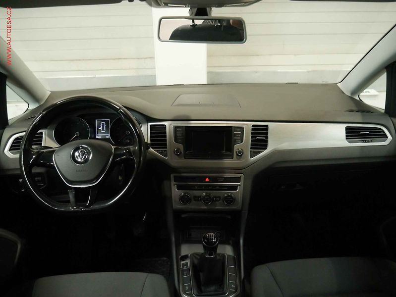 Volkswagen Golf Sportsvan (2015) 1.2 TSi, ČR, AC, temp - fotka 8 z 19
