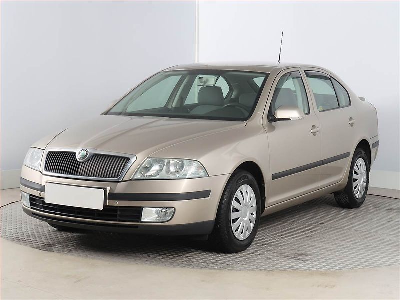 Škoda Octavia (2005) Ambiente 1.6, nová STK - fotka 2 z 14