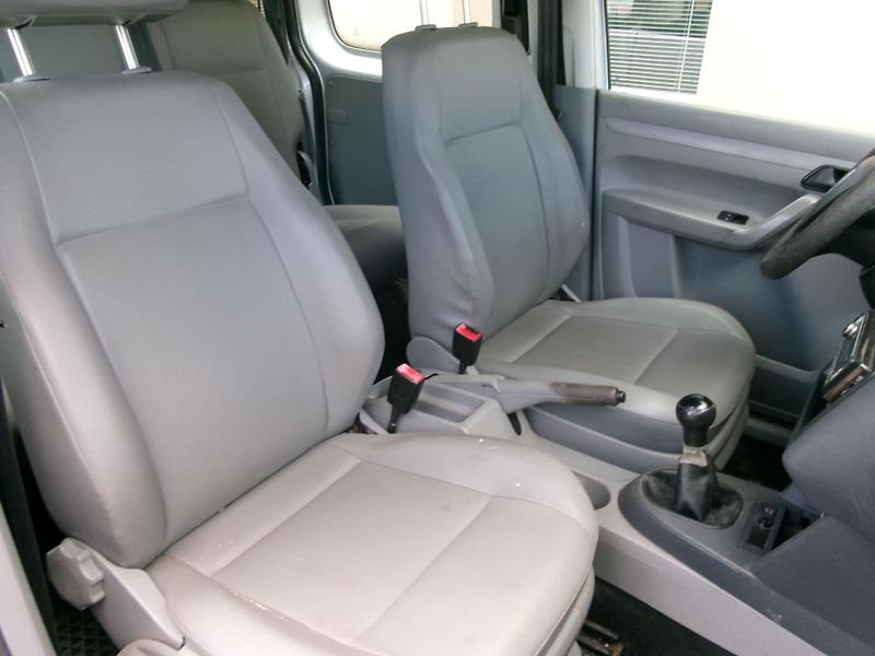 Volkswagen Caddy (2009) 1,9TDI KLIMA invalid.rampa - fotka 20 z 29