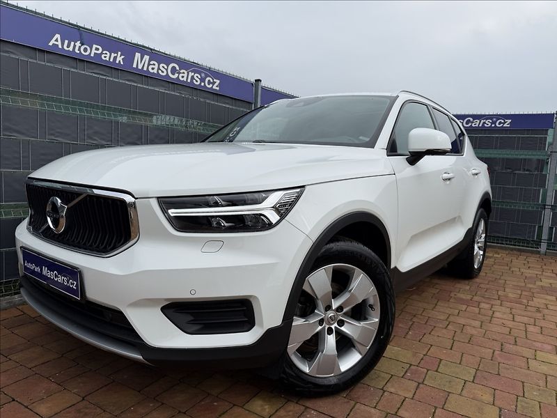 Volvo XC40 1.5 T3 Momentum/Panorama - fotka 1 z 29