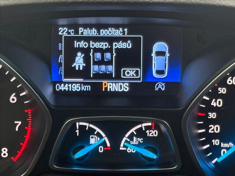 Ford Kuga 1,5 EcoBoost TITANIUM CZ - fotka 18 z 19