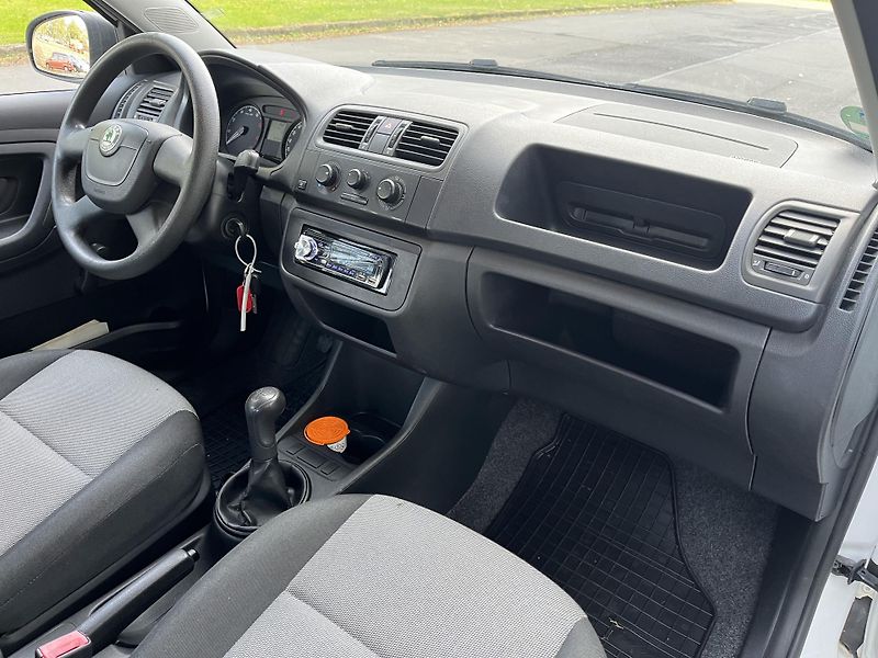 Škoda Fabia 1,2 HTP Combi Classic - fotka 23 z 26