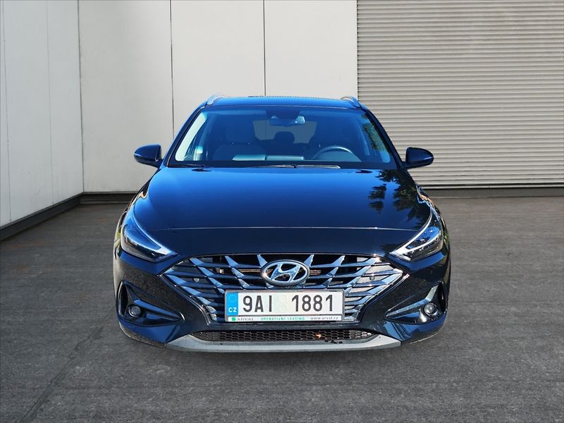 Hyundai i30 1,0 TGDI Family Smart - fotka 2 z 11