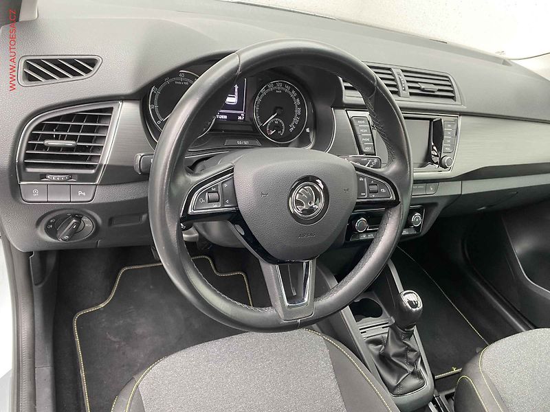Škoda Fabia (2019) 1.0 TSi, Soleil, navi, +ALU - fotka 12 z 20