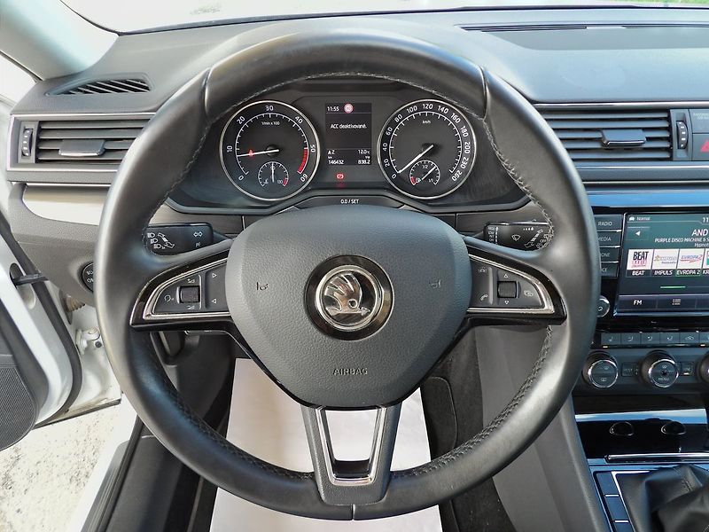Škoda Superb 2.0TDI Style ČR Canton ACC Kam - fotka 30 z 36