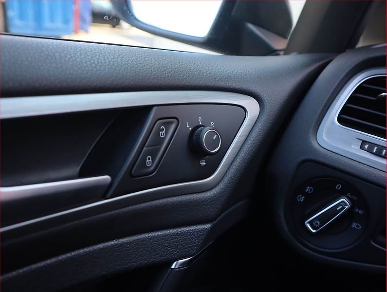 Volkswagen Golf (2015) 1.6 TDI, Serv.kniha, Tempomat - fotka 19 z 20