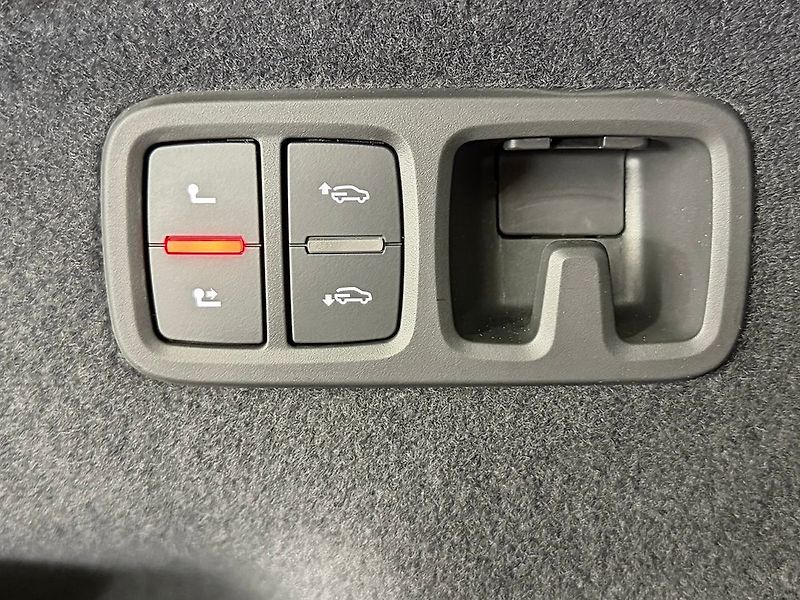 Audi Q8 50 TDI QUATTRO, S-LINE, MASÁŽE - fotka 31 z 33