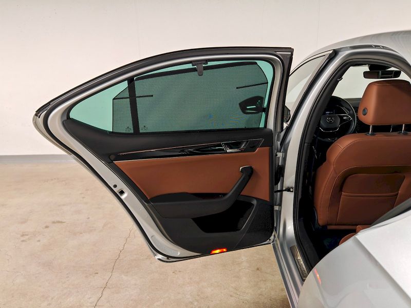 Škoda Superb (2024) iV 1.4 TSI 160 kW DSG L&K - fotka 24 z 31