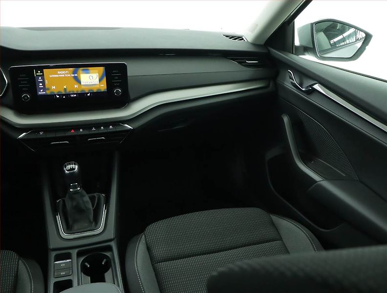 Škoda Octavia (2023) Ambition 2.0 TDI, ČR,1.maj - fotka 8 z 15