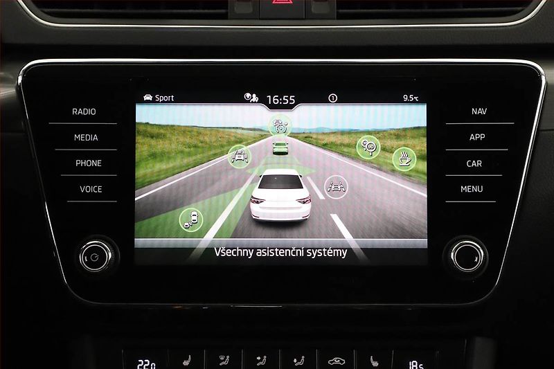 Škoda Superb (2022) 2.0 TDI - fotka 15 z 21