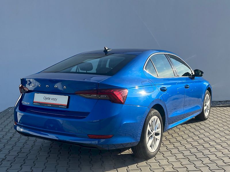Škoda Octavia (2023) Style 1,5 TSI / 110kW - fotka 2 z 29