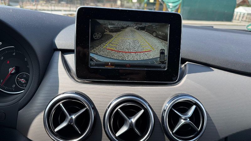 Mercedes-Benz Třídy B (2015) 200d 100kW*LED*Servis*Stav* - fotka 22 z 24