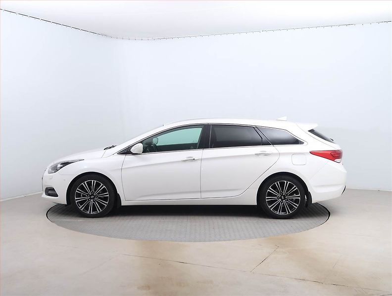 Hyundai i40 (2016) Premium 1.7 CRDi, Kůže, Navi - fotka 3 z 15