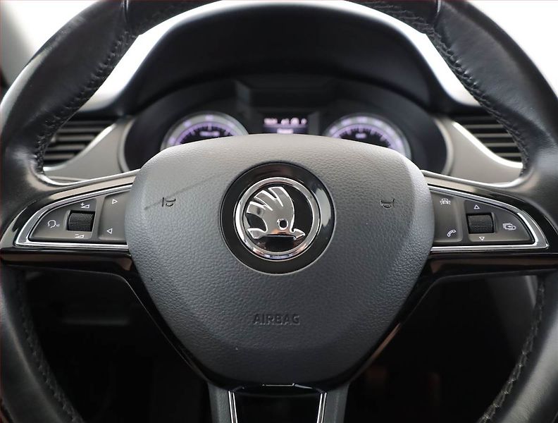 Škoda Octavia (2018) Style 1.8 TSI, Automat - fotka 8 z 19