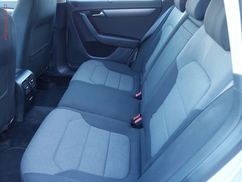 Volkswagen Passat (2013) 2.0TDi, Comfortline, DSG - fotka 10 z 20