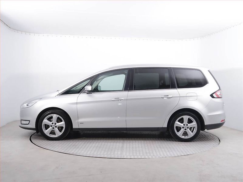 Ford Galaxy (2019) Titanium 2.0 EcoBlue, 4X4 - fotka 3 z 23