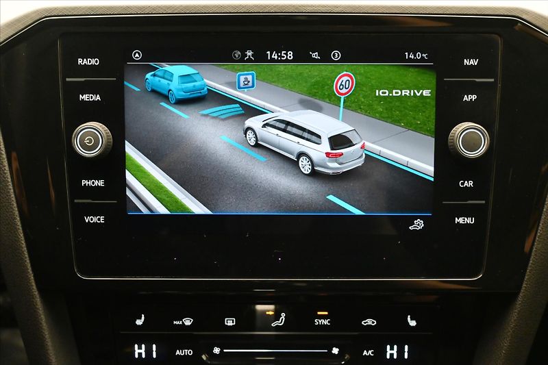 Volkswagen Passat 2,0 TDI 110 kW DSG Business Zá - fotka 19 z 31