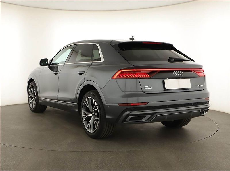 Audi Q8 (2021) 50 TDI - fotka 4 z 21