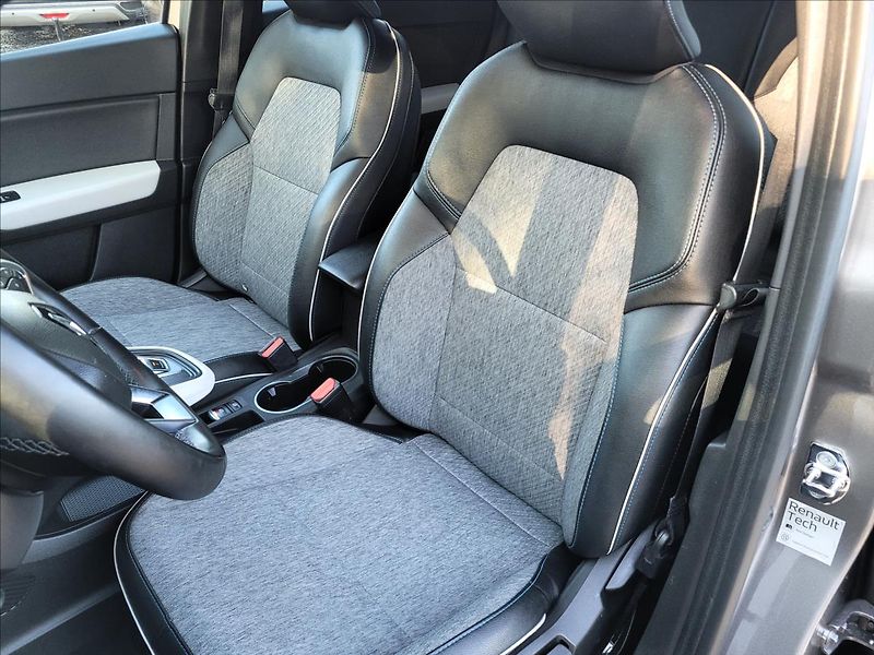 Renault Captur 1,6 E-Tech PHEV Intense - fotka 8 z 49
