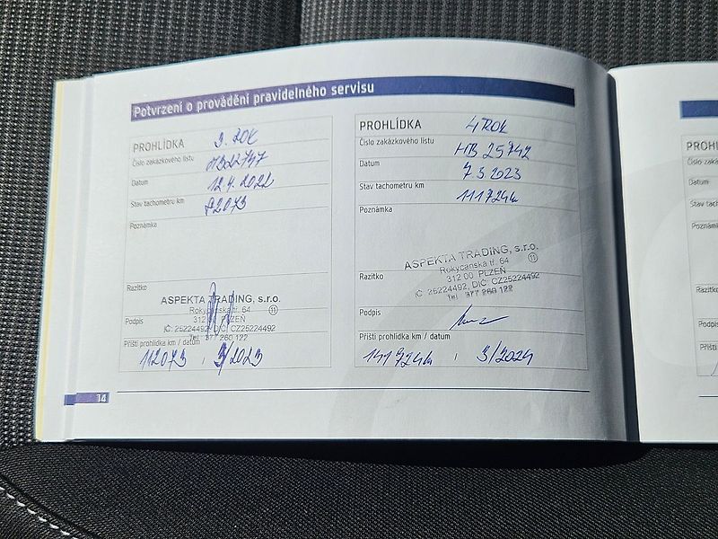 Hyundai i30 1,6 CRDi DPH Trikolor Comfort - fotka 34 z 36