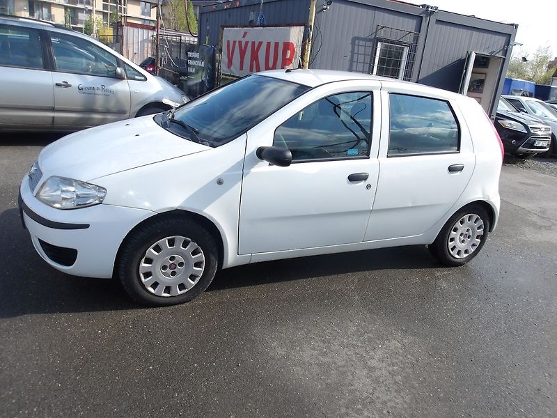 Fiat Punto 1,4i ČR 1.MAJ STK 07/2028 ! - fotka 3 z 21
