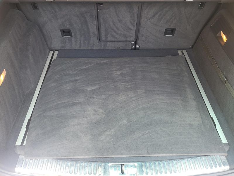 Volkswagen Touareg (2014) 4.2TDi V8 250KW*R-LINE*PANORAM - fotka 38 z 55