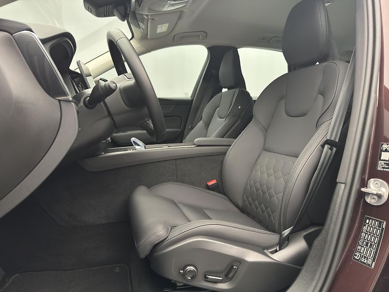 Volvo XC60 B5 AWD BRIGHT PLUS CZ 1.maj - fotka 4 z 51