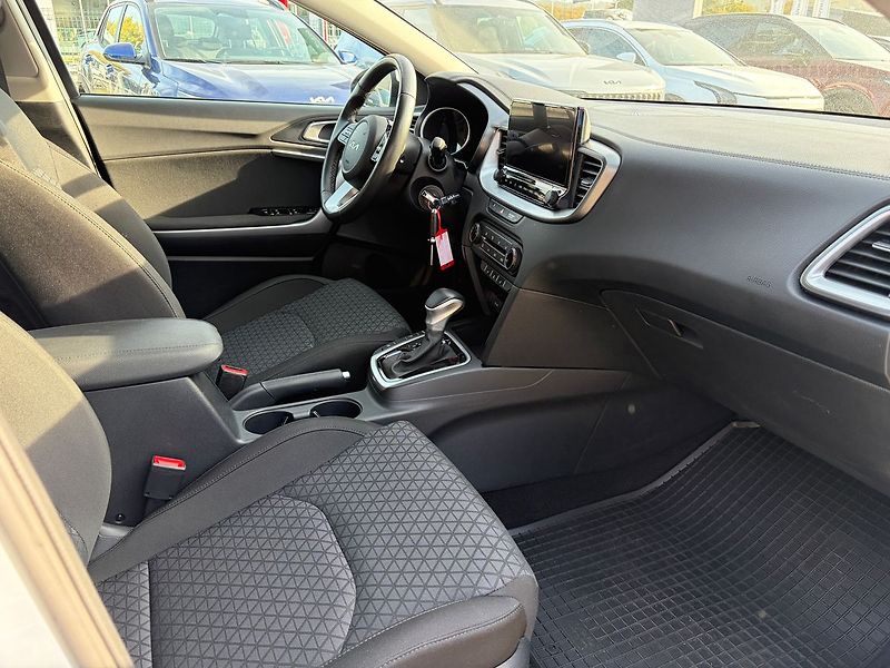 Kia Ceed 1.5 T-GDi SW 7DCT SPIN - fotka 7 z 10