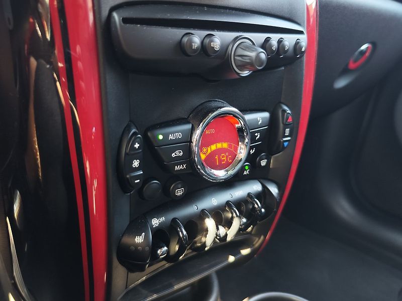 Mini Cooper 1.6/160kW - fotka 19 z 27